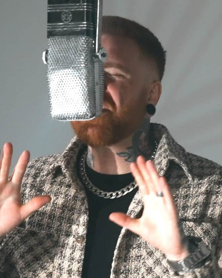 Dream Beardのインスタグラム：「Had a blast making this with my brother @mattymullins while he was in town.  Go peep 👀 on the new vid. #nails」