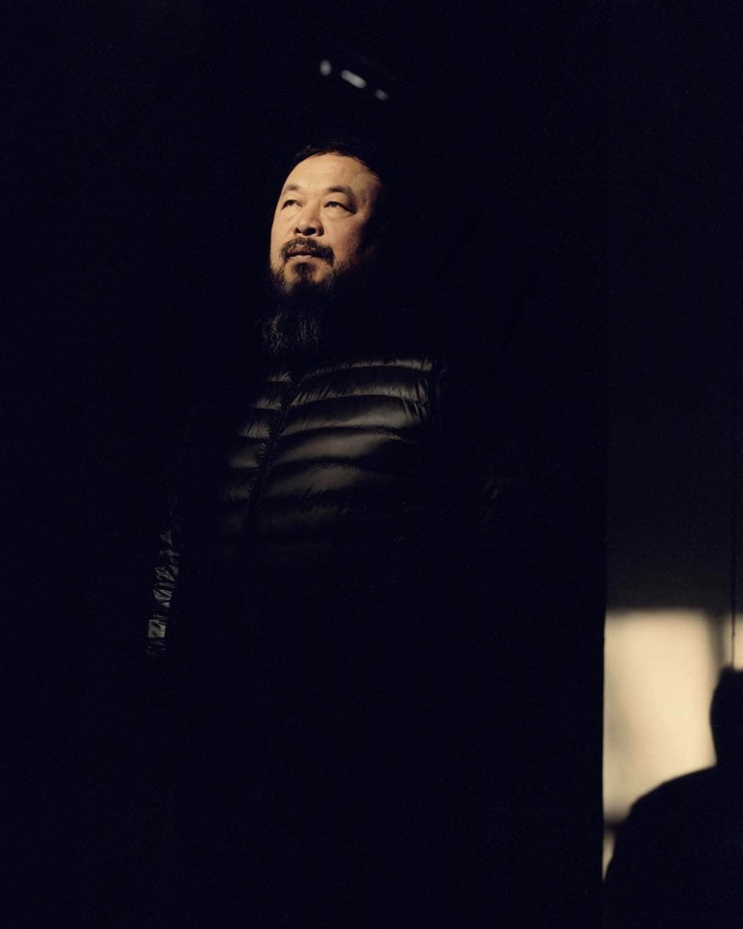 AnOther Magazineのインスタグラム：「Opening at London's @designmuseum today, Chinese artist @aiww’s new exhibition Making Sense invites us to meditate on art, activism and humanity. The show is the artist’s first to focus on design and architecture 🏛️⁠ ⁠ In the Spring/Summer 2013 issue of AnOther Magazine, Weiwei spoke about the notion of home while under the imminent threat of house arrest. Read his musings at the link in bio 📲⁠ ⁠ Photography by @jamie.hawkesworth」