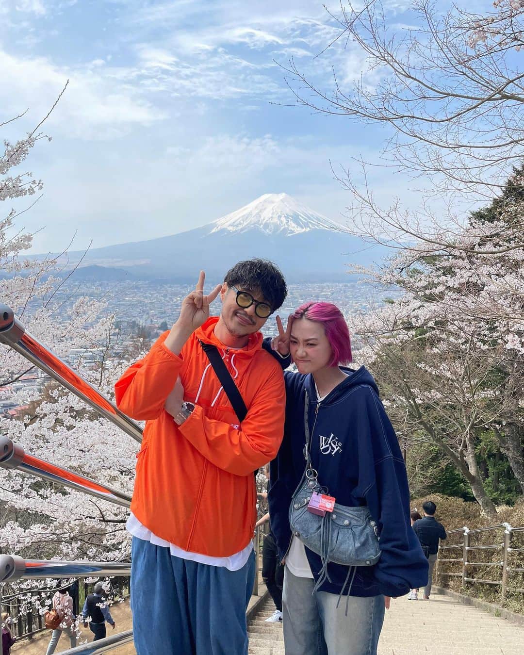 高井香子さんのインスタグラム写真 - (高井香子Instagram)「バスツアー10枚にまとめました🍓🌸🚌🍲🍷」4月7日 23時44分 - cocoreacoco