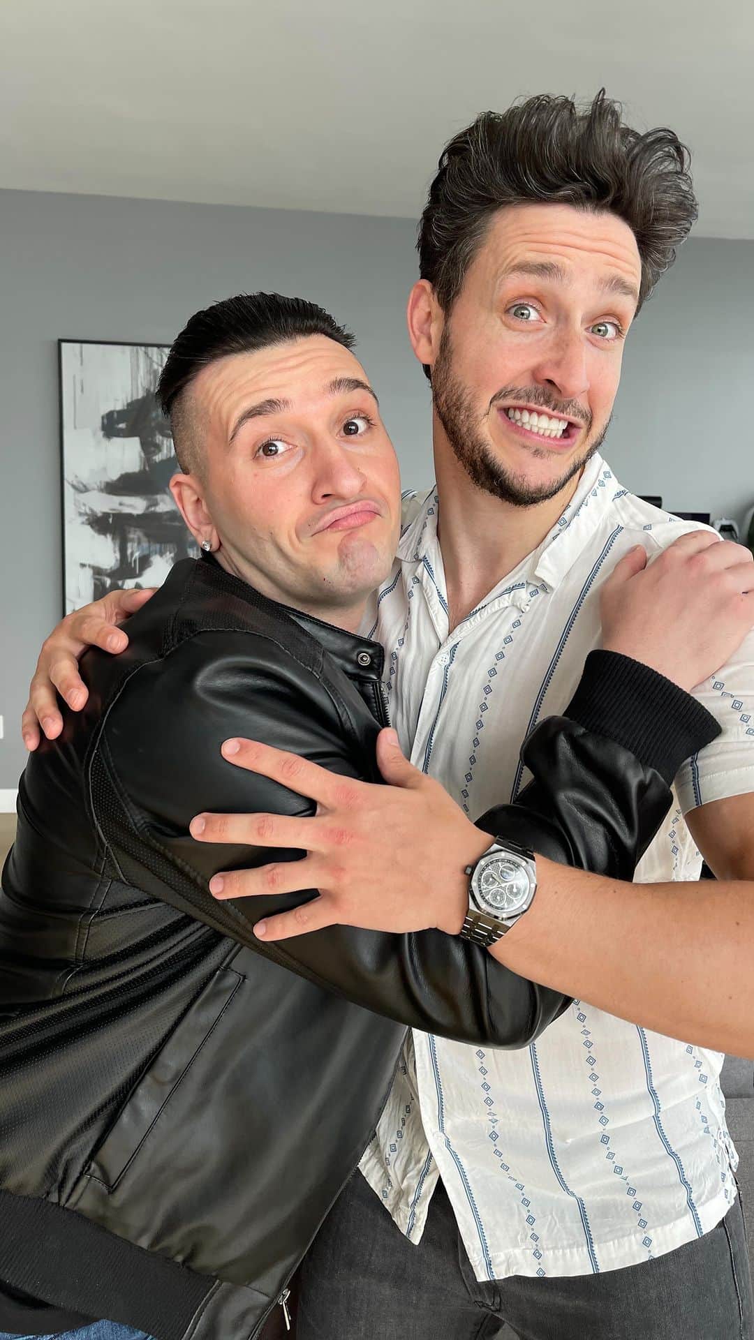 ドクター・マイクのインスタグラム：「Sometimes those who seem like they’re crushing it, feel like their mental health is crushing them 🙏🏼 @joeysasso @thecheckuppodcast」