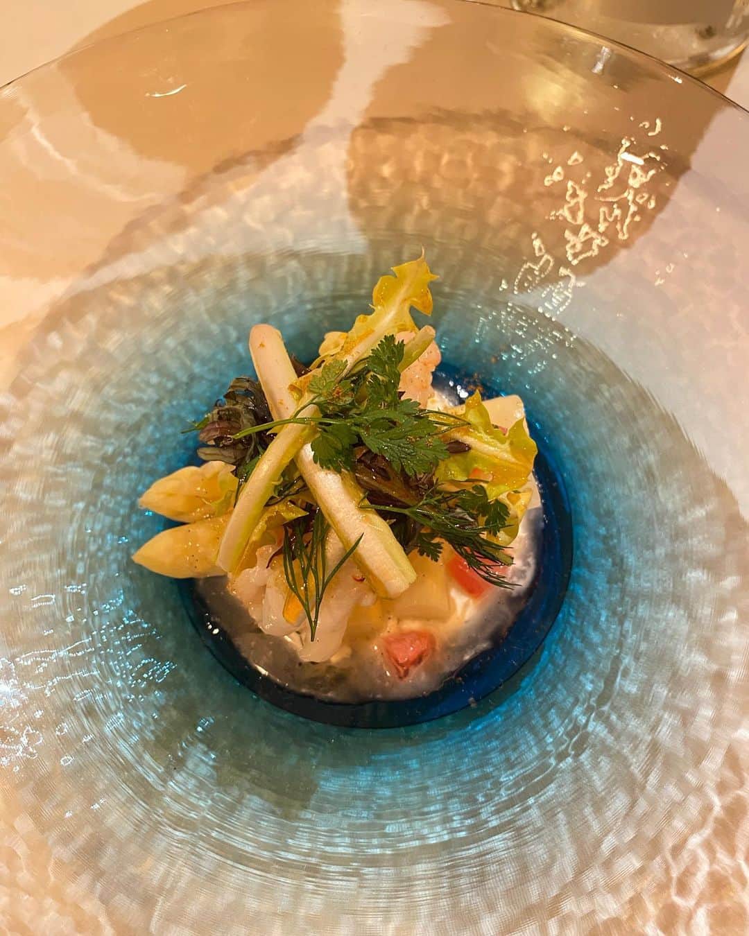 InterContinental Tokyo Bayさんのインスタグラム写真 - (InterContinental Tokyo BayInstagram)「. Enjoy our French dinner cuisine at Fine Dining La Provence, featuring a special dish using lobster and Japanese white asparagus.  Savor the exquisite flavors of the lobster with honey vanilla dressing which is a perfect match for the meat Come and join us for a delightful dining experience.  ラ・プロヴァンスでは、アカザエビを使用したお料理をご用意しております。  旬の国産ホワイトアスパラガスと、甘く濃厚な旨味を持つアカザエビを合わせて提供します。 エビの旨味をより引き立てる、はちみつバニラのドレッシングと共にお楽しみください🍯  こちらのお料理は『マルセイユ』コースにて召し上がれます。  #intercontinentalTOKYObay  #インターコンチネンタル東京ベイ #intercontinental  #intercontinentallife #LaProvence #ラプロヴァンス #フレンチ #French #レストラン #Restaurant  #ランチ #Lunch #ディナー #Diner #tokyo #hotel #フレンチ好き  #フランス料理 #アカザエビ #ホワイトアスパラ  #ホワイトアスパラガス  #whiteasparagus #桜 #🌸  #プロヴァンス #provence #french🇫🇷」4月8日 1時09分 - intercontitokyobay