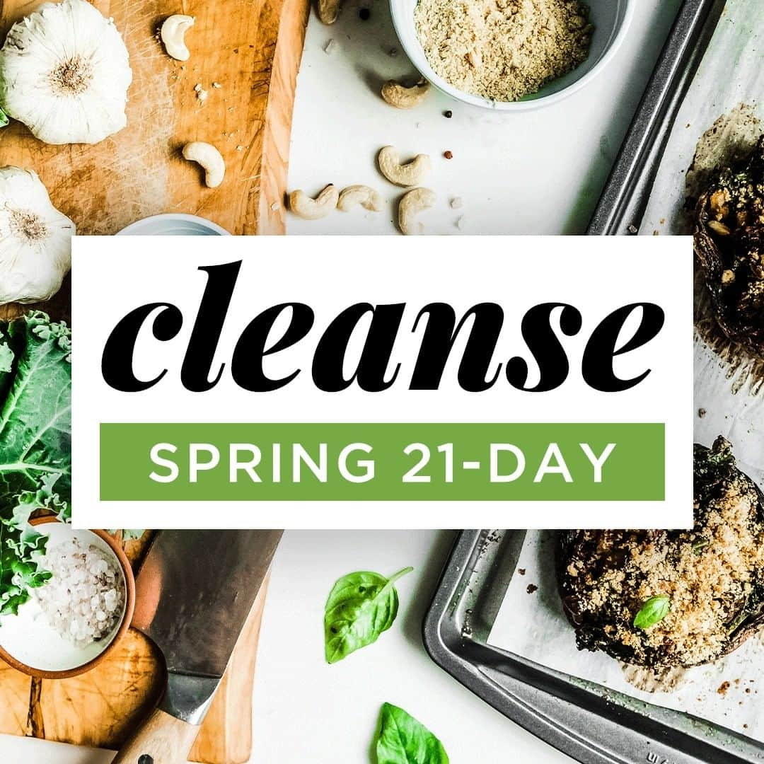 Simple Green Smoothiesのインスタグラム：「Live Spring 21-Day Cleanse starts April 17th! ✨🌿 Restore your body’s natural ability to heal itself using plant-based recipes for maximum nourishment. Our weekly cleanse plans tell you exactly what to eat and drink from the moment you wake up until you fall asleep. The 21-day cleanse will help you build a foundation for long-lasting, clean-eating habits.  Spring Cleanse Includes: 🗒️ Plant-Based Recipes 🍏 21-Day Meal Plan 🤝 Live Accountability Group 📧 Weekly Coaching Emails 📝 Shopping List + Prep Guides  This cleanse is all about taking control of our health in 21 days and getting plant-based results that last.   👉 Click the link in bio for 50% OFF  #simplegreensmoothies #cleanse #healthyhabits #healthyeating #healthyrecipes #21daycleanse #detoxrecipes #detoxsmoothie #springrecipes」