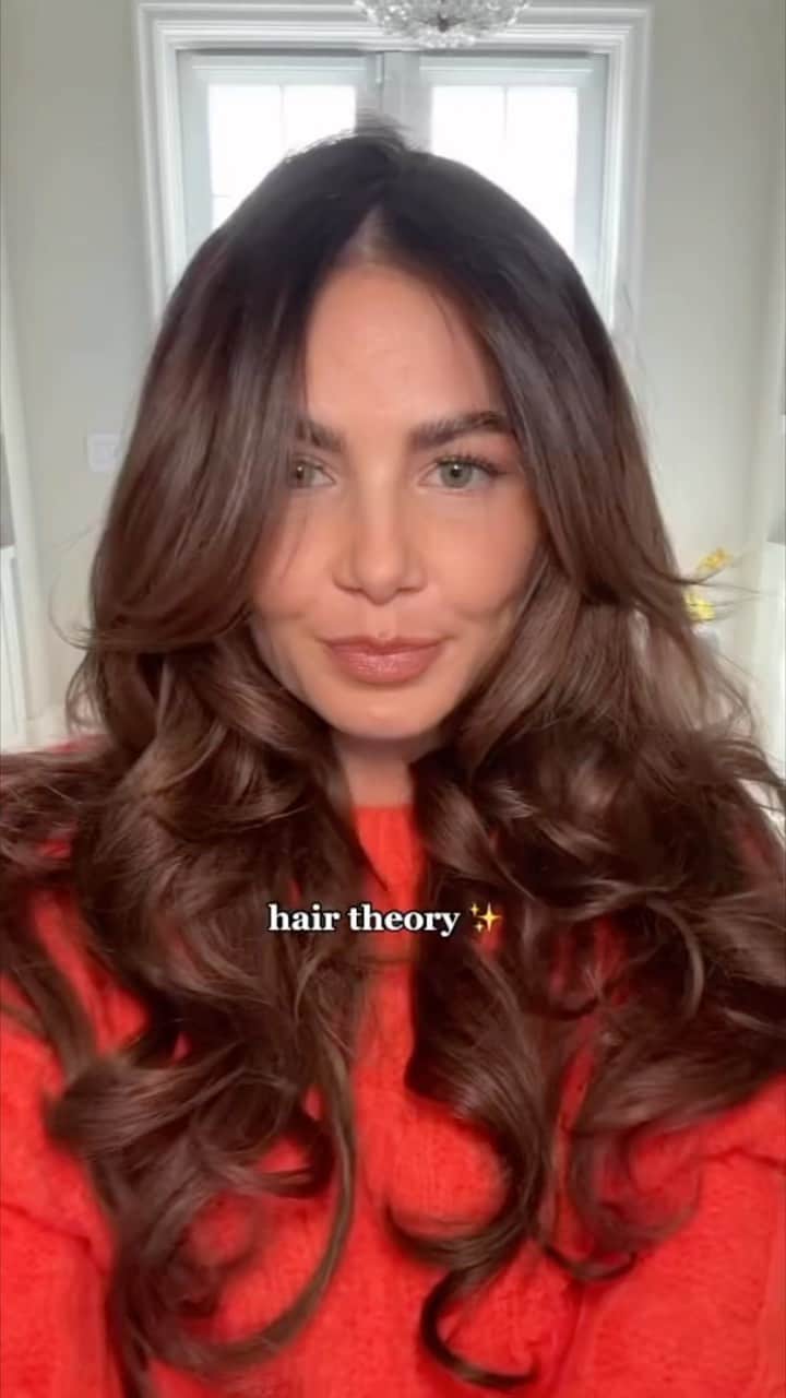 Amber Fillerup Clarkのインスタグラム：「Had to try this trend ✨ hair is so fun every time I take time to do mine I wish I had more time to do fun styles like I used to but nowadays I feel like I have no energy after getting all the kids ready and happy 😅」