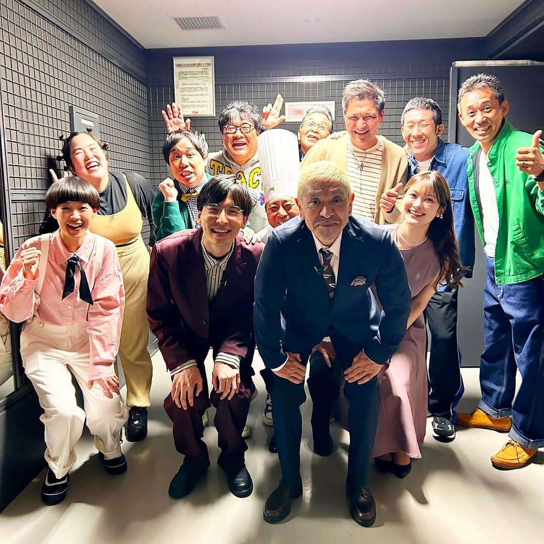 石田靖さんのインスタグラム写真 - (石田靖Instagram)「ABC❻『探偵ナイトスクープ』スタジオ収録〜 新メンバー勢揃い😆 新しい松本探偵局 宜しくお願いします🙇 #探偵ナイトスクープ #松本探偵局 #新シーズンスタート #石田靖 #一期一笑」4月8日 1時25分 - yasulog