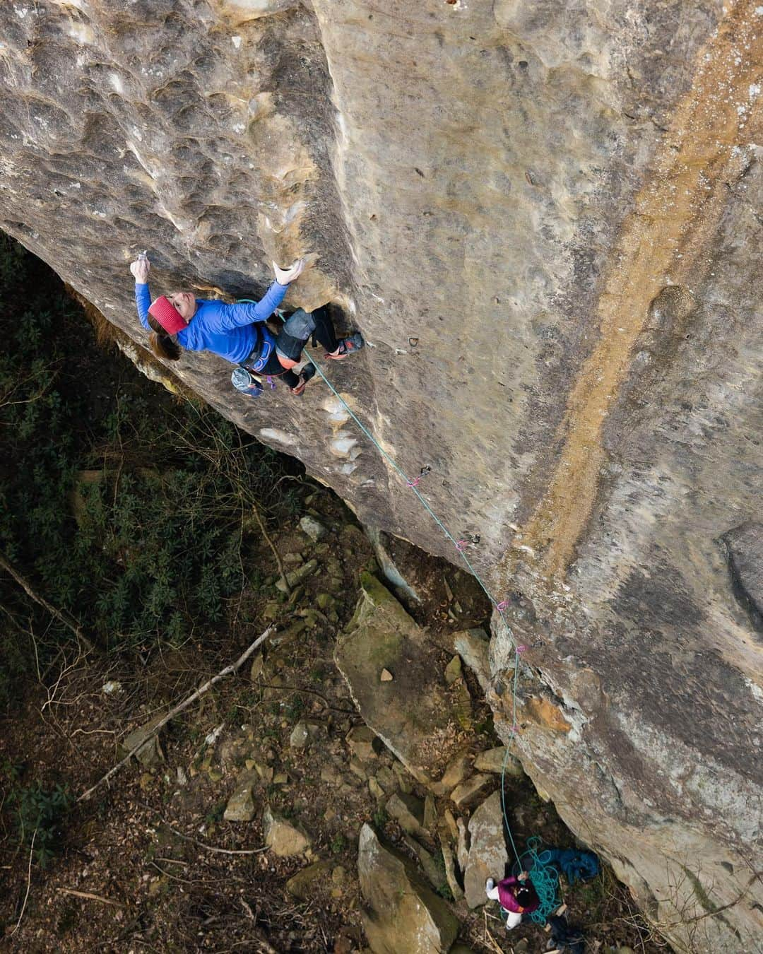 バーバラ・ザンガールのインスタグラム：「That was one of my favourites from the RRG. “The Tube” what a special line! It can’t get much better. First it took us some time to find this hidden gem, then a bit to clean it before the joy of send it. Thanks to @francoislebeau for capturing the moment. All in one day! Thanks to @laraneumeier who spent her rest day belaying me! #bestcrew」