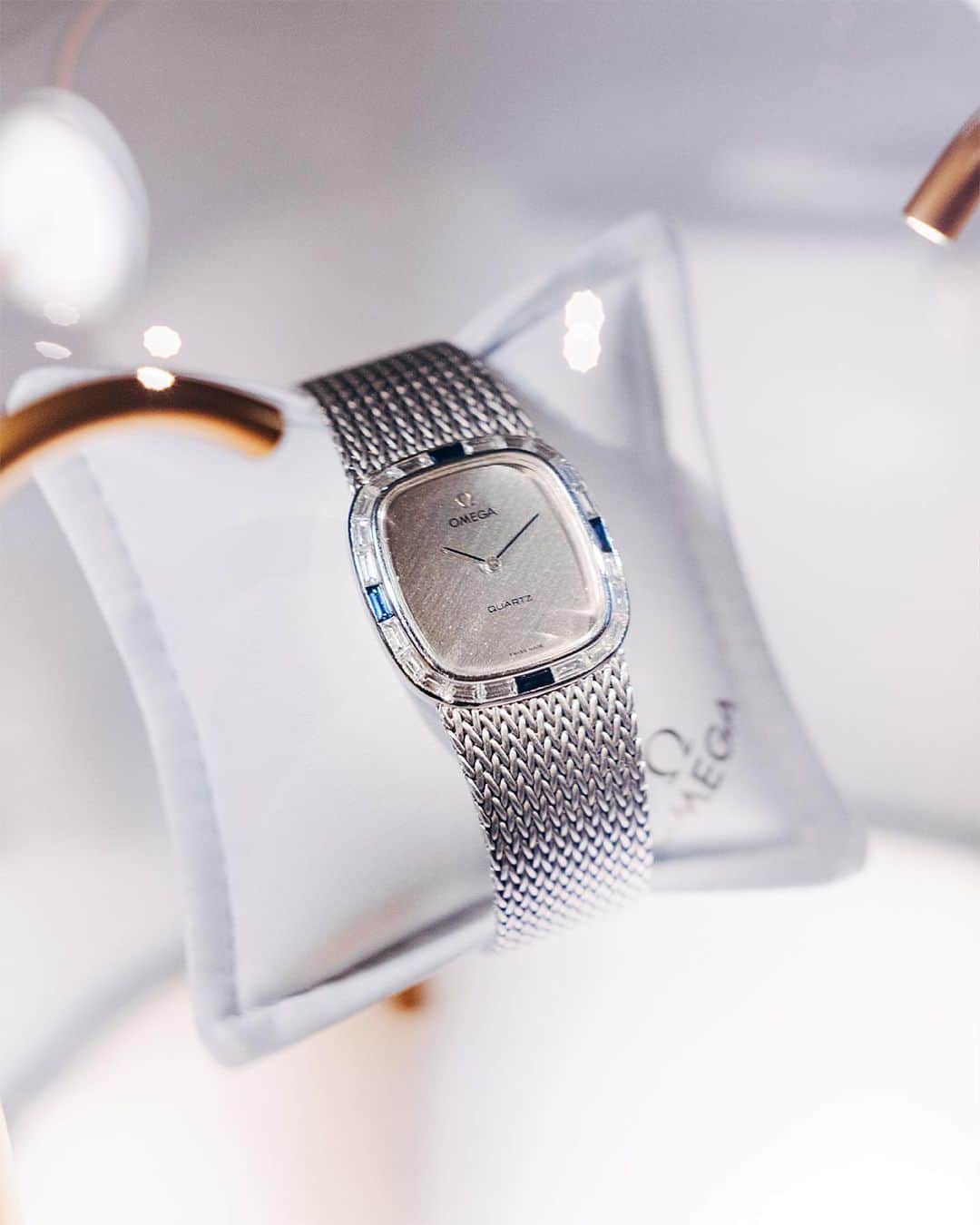 オメガのインスタグラム：「Her Time House in London is a place of classic modernity. A chance to relax, while exploring our treasures from the past.​  #OMEGAHerTime」