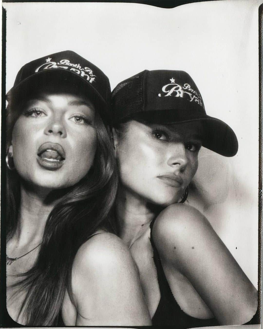 Bryant Eslavaのインスタグラム：「today you can finally get your own booth by bryant hat ! ★☆★☆」