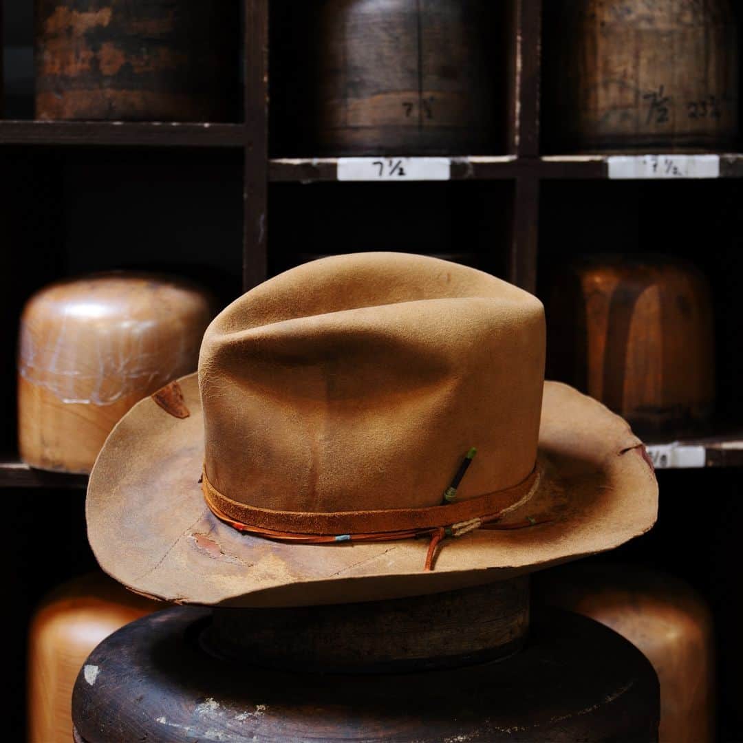 Nick Fouquetのインスタグラム：「ALABAMA 9  100% felt hat in Camel   Dress Weight  Rough out headband with color accents  Leather patch + leather patchwork  Braided twine accents Organic 3” brim   Western flange   Distressed   Made in USA  #NickFouquet #Headwear #420Capsule #NF #UnmatchableStyle」