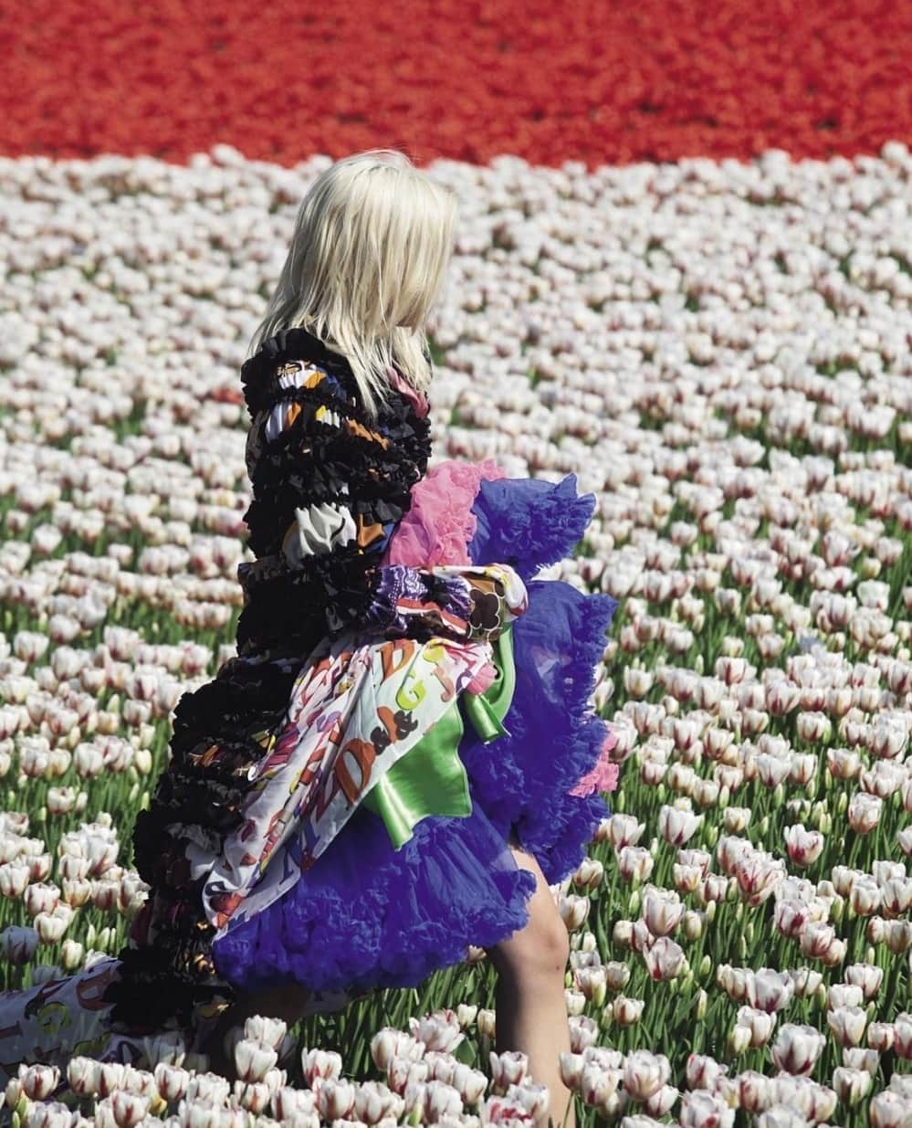 AnOther Magazineさんのインスタグラム写真 - (AnOther MagazineInstagram)「Florals for spring 💐 ⁠ ⁠ What are you doing over the long bank holiday weekend? ⁠ ⁠ Taken from Dazed July 2011, styled by AnOther Fashion Director Katie Shillingford ⁠ ⁠ Photography by @vivianesassenstudio ⁠ Styling by @katieshillingford⁠ Hair and make-up by @irena.ruben ⁠ Model @lisanne_dejong」4月8日 2時40分 - anothermagazine