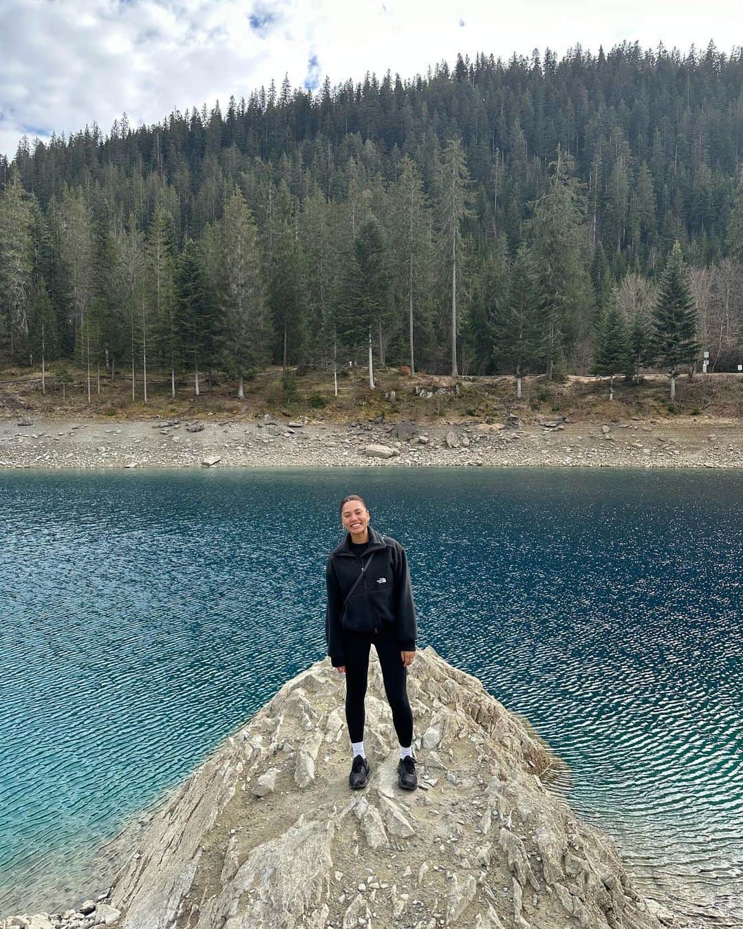 エイヨシャ・カレーのインスタグラム：「Last weeks hike!」