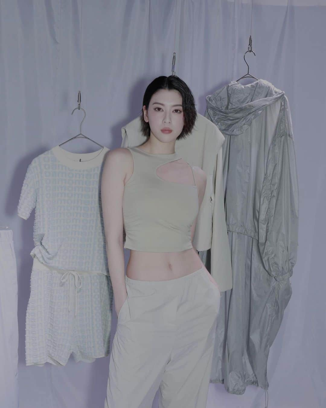 三吉彩花さんのインスタグラム写真 - (三吉彩花Instagram)「-MUSINSA-  MUSINSAが遂に日本初上陸。 初のPOPUP STOREでは 人気ブランドが多数集結。  まるで韓国にトリップしたかのような ワクワク心が躍る時間でした🫶🏻  @musinsa_japan  @musinsa_global  @amomento.co  @etmon_official  #musinsa #musinsapopupstore #SEOUL発TOKYO初」4月8日 2時35分 - miyoshi.aa