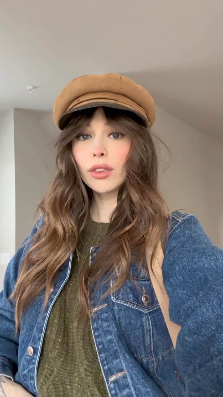 Acacia Brinleyのインスタグラム：「I got my cords on and I’m ready to freakin party. (Outfit of ze day) 🤎🫶🏼🍃 - Song is ‘If Only’ by Dave Matthews Band.」