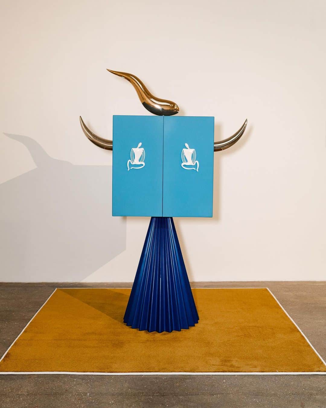 ケリーウェアスラーさんのインスタグラム写真 - (ケリーウェアスラーInstagram)「POSTMODERN. Kreo Gallery is a must-see for me whenever I visit Paris. It was founded in 1999 by Clémence and Didier Krzentowski, who have established a distinctive presence in the gallery scene. During my recent visit, there was a special exhibition on Alessandro Mendini, one of my heroes of the postmodern movement. One particular highlight was the sofa I'm sitting in, of which only ten were ever made. Having only seen this piece in photographs, being able to see it up close and personal, along with several other works, was really special for me. XK」4月8日 4時10分 - kellywearstler