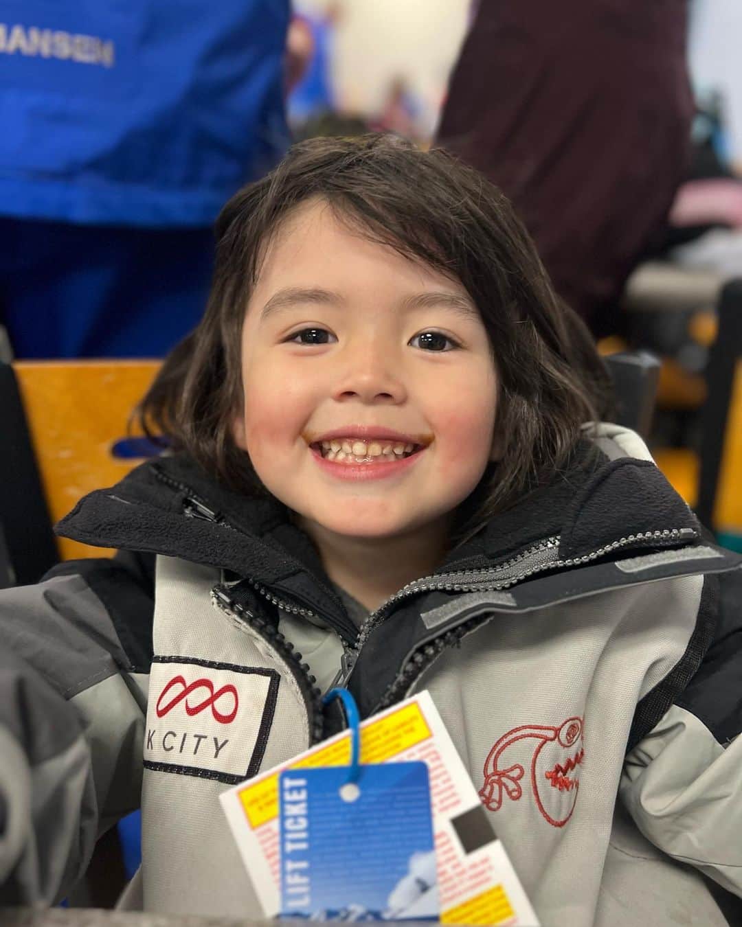 コリー・ロバートソンのインスタグラム：「This little guy is the leader of our grandkid pack, and I’m so proud of him!  Zane, you are smart and funny and brave and I love you so!   p.s. Is there anything cuter than a kid at ski school?? Found this in my drafts from our ski trip last month and forgot to post and now I want to go back, ha!」