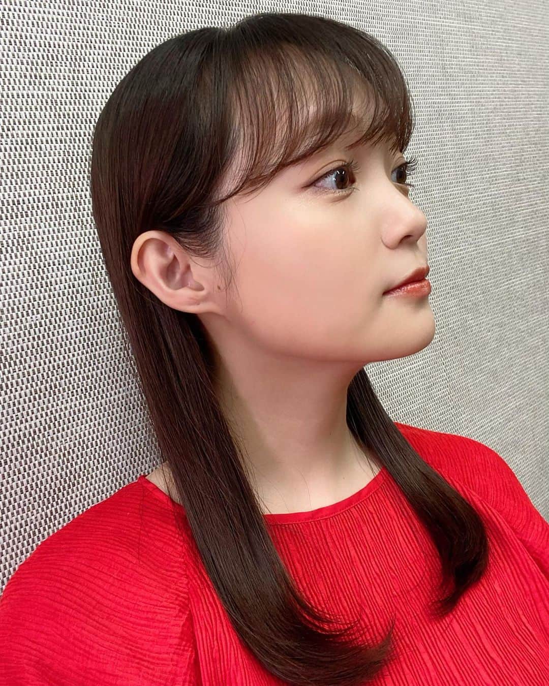 佐藤玲のインスタグラム：「手塚さんのヘアメイクは、目が5倍大きくなって、お肌もぴかぴかです👶🌞✨✨ @hiromi__tezuka」
