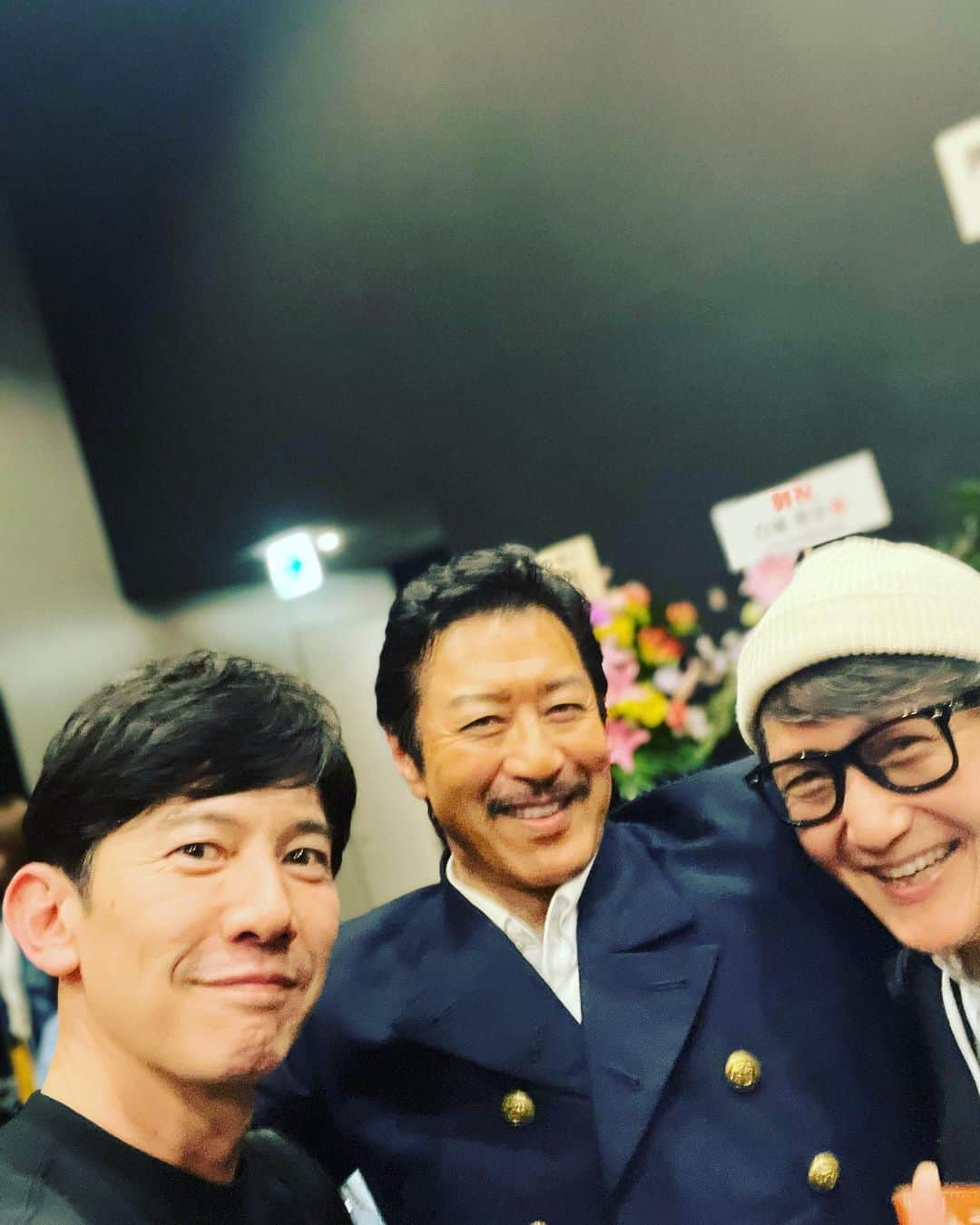 盛岡豊さんのインスタグラム写真 - (盛岡豊Instagram)「事務所の先輩、冨家ノリマサさん出演の舞台へ、同じく先輩の宮本大誠さんと。  ノリさん演ずる榎本武揚、佇まいが素敵でしたぁ☺️  #五稜の桜 #冨家ノリマサ #宮本大誠」4月8日 14時35分 - yutakabob