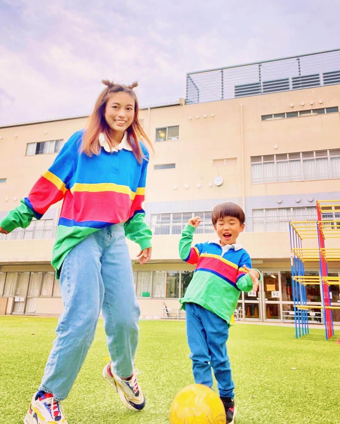 SAYUKIさんのインスタグラム写真 - (SAYUKIInstagram)「@gap_jp  @gapkids_jp  のめちゃくちゃ可愛いラガーシャツで珍しくお揃い💕  実は私が着ているのはメンズのL。下はショートパンツにしても良いですよね✨  　#リンクコーデ　#親子コーデ #おそろコーデ  #gapkids #ラガーシャツ #SAYUKIfashion」4月8日 15時25分 - sayukisvoice