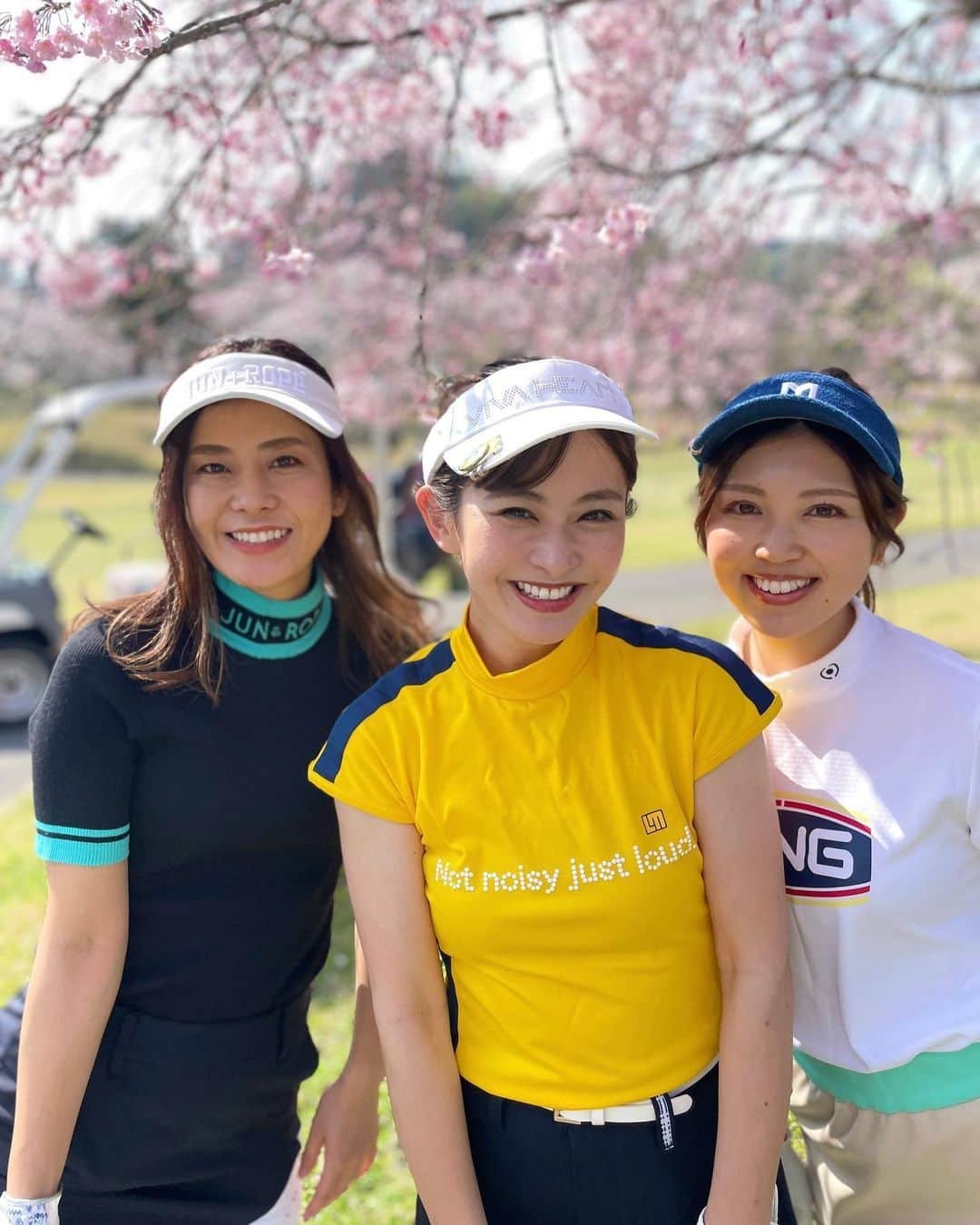 中庄司愛希さんのインスタグラム写真 - (中庄司愛希Instagram)「お花見ゴルフ⛳️桜とっても綺麗だったなぁ🌸  #ゴルフ #ゴルフ女子 #ゴルフラウンド #ゴルフコーデ #ゴルフウェア  #loudmouth #ラウドマウス #お花見ゴルフ」4月8日 6時30分 - aki_nakashoji_golf