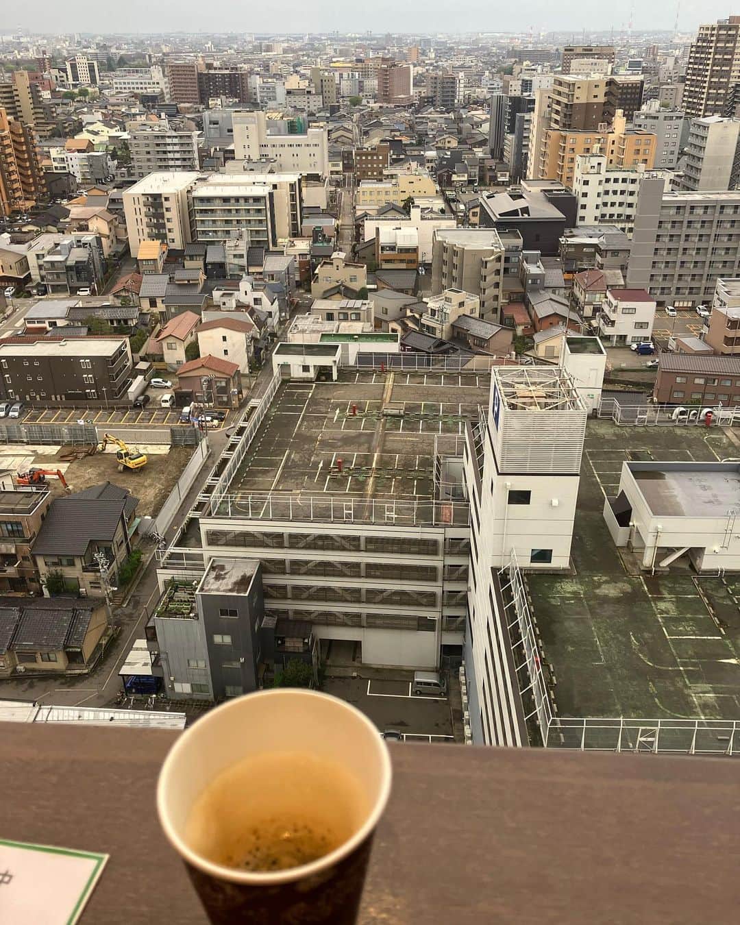 吉見佑子さんのインスタグラム写真 - (吉見佑子Instagram)「ホテルの朝ごはんからの景色。雨からの曇り。ざれど金沢」4月8日 7時42分 - yuko_yoshimi