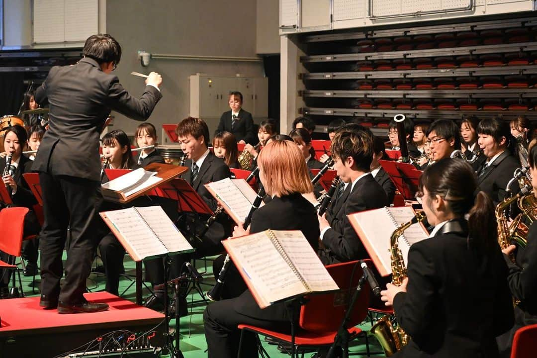 神戸学院大学さんのインスタグラム写真 - (神戸学院大学Instagram)「新入生の皆さん、ご入学おめでとうございます🌸  #神戸学院大学 #神戸学院 #神戸 #大学 #大学生 #入学式 #入学 #おめでとう #入学おめでとう #大学入学式 #大学入学 #kobegakuin #kobegakuinuniversity #新入生 #キャンパスライフ」4月8日 8時00分 - kobegakuin_university_koho