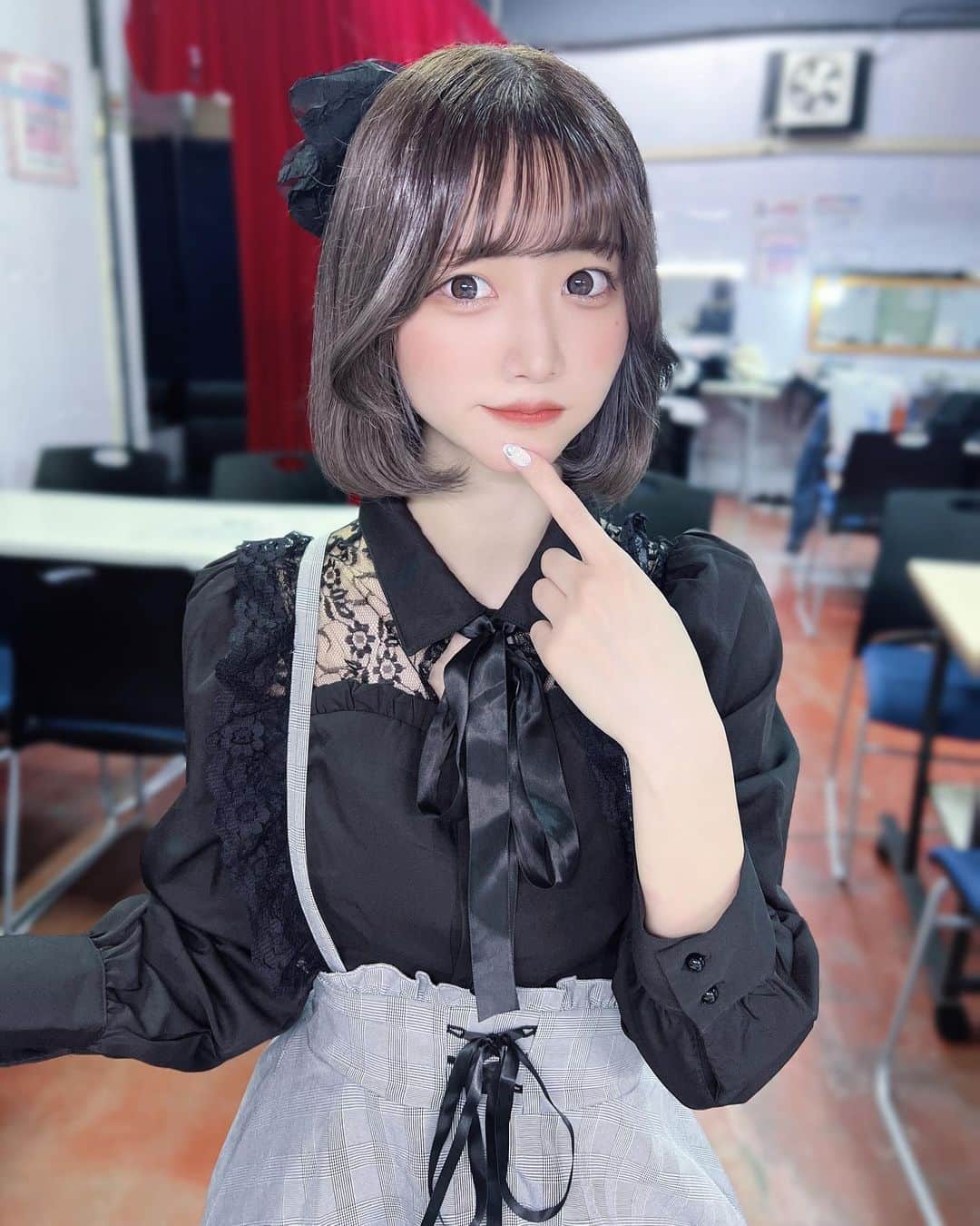 牧乃めいのインスタグラム：「どこまでも私を愛して‪‪❤︎‬  #粉我 #japaneseidol #idol #被写体 #被写体モデル  #被写体になります #ファインダー越しの私の世界 #撮影会 #アイドル  #自撮り界隈 #selfie #lfl #サブカル #likeforlike #いいね返しは絶対 #いいね返し #インナーカラー #model #地下アイドル #水色担当 #ootd #おしゃれさんと繋がりたい #ゴテゴテネイル  #ボブ #ミニボブ #좋아요 #맞팔 #ストリートファッション #地雷系女子 #地雷」