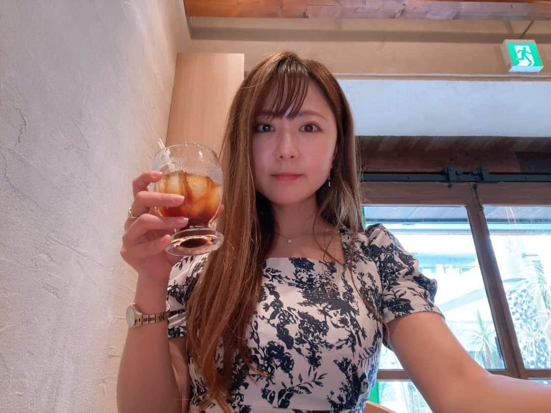 由井香織のインスタグラム：「いよいよ大阪に引っ越しました☺️ こちらのカフェで珈琲を淹れたり、そしてマッサージやカウンセリングも行っています☕️ 梅田駅、大阪駅、福島駅の近くです🥳ぜひ寄ってください〜🌸  店名:Health & Healing Cafe OLIVE日なた 住所:〒553-0003 大阪府大阪市福島区福島6-20-2 チェリーヒルビルパート2 1階 営業時間:9時-20時 定休日:不定休  #オーガニック #glutenfree #グルテンフリー #自然派 #自然派カフェ #大阪 #大阪カフェ #梅田 #梅田カフェ#珈琲#cafe」