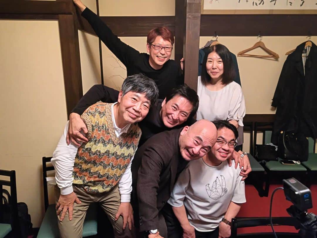 藤岡幸夫のインスタグラム：「高関健＆広上淳一兄貴と下野竜也くん（夏にエンター初登場）とエンターの酒井柚香プロデューサーと徳本和寛ディレクターを鰻屋に招待😀抱腹絶倒❗最高の３時間🥰しかも徳本さんがカメラを回し始め😇これを放送する気らしい…🤣  広上淳一さん、高関健さんの出演回のエンターザミュージック凄く面白いです。  You Tubeでエンターザミュージックで検索してみて下さい🥰  このアカウントは表アカウントです。 裏アカウントも是非 ↓ @sachiofujioka」