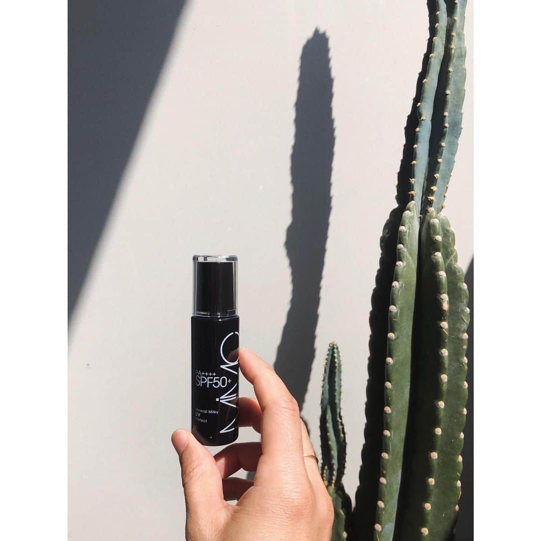 陣内勇人のインスタグラム：「. 2023日焼け止め選手権 @mimc_natural  SPF50+ PA++++  肌に優しいのは言うまでもなく 白くなりすぎず 乳液みたいに伸びがよく 普段の洗顔で落ちる。  ポケットサイズなのもえぇ。  @cosmekitchen では欠品するほど。」