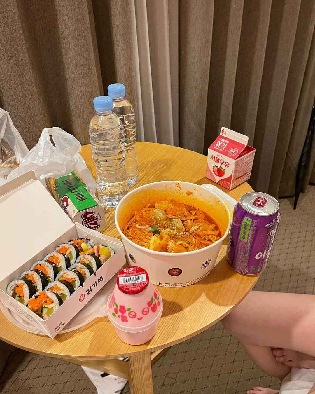 蘂さんのインスタグラム写真 - (蘂Instagram)「夜食した🌃 🍜( 'ч' )」4月8日 15時43分 - zui____chan