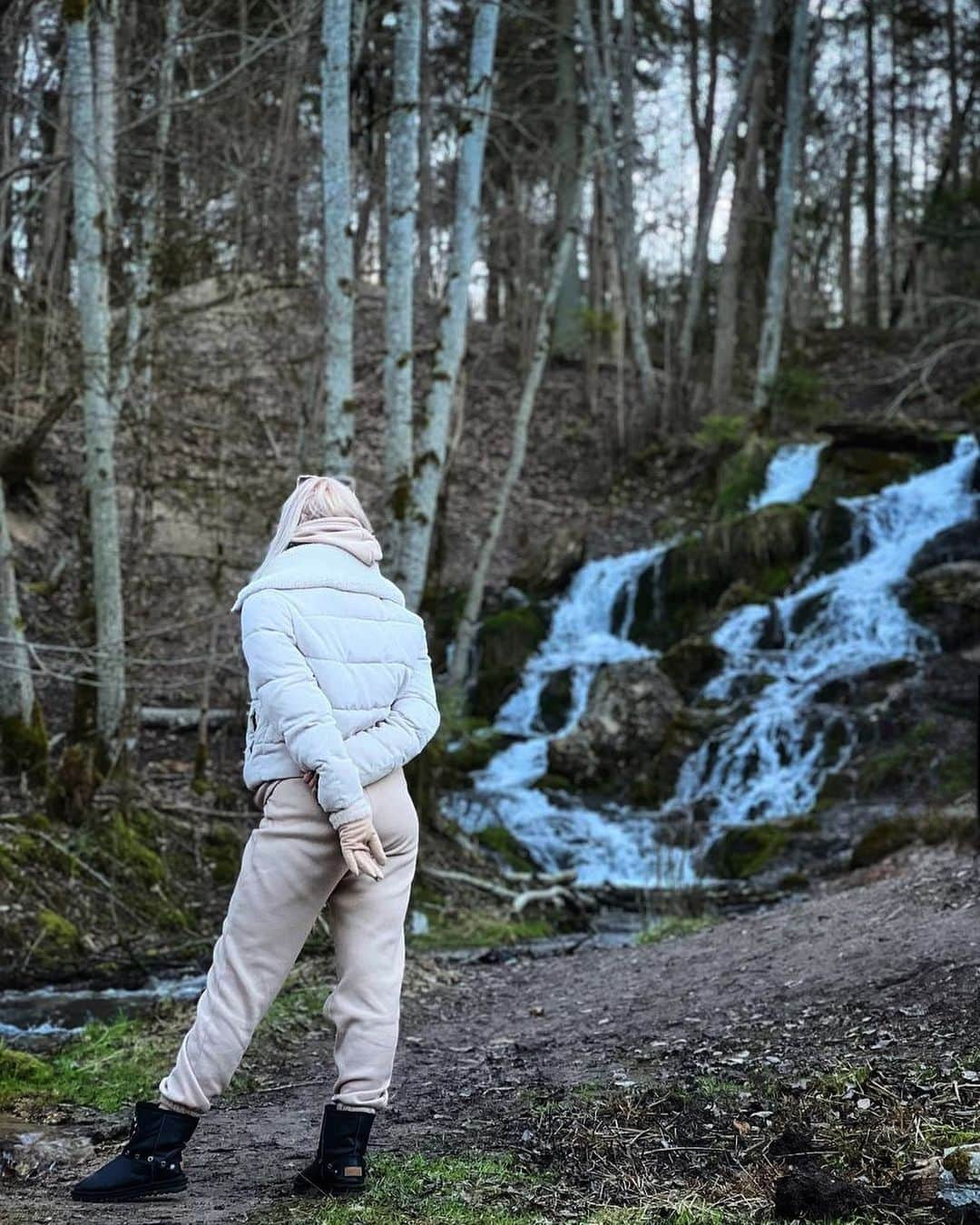 オルガ・ヤクシナのインスタグラム：「🌿」