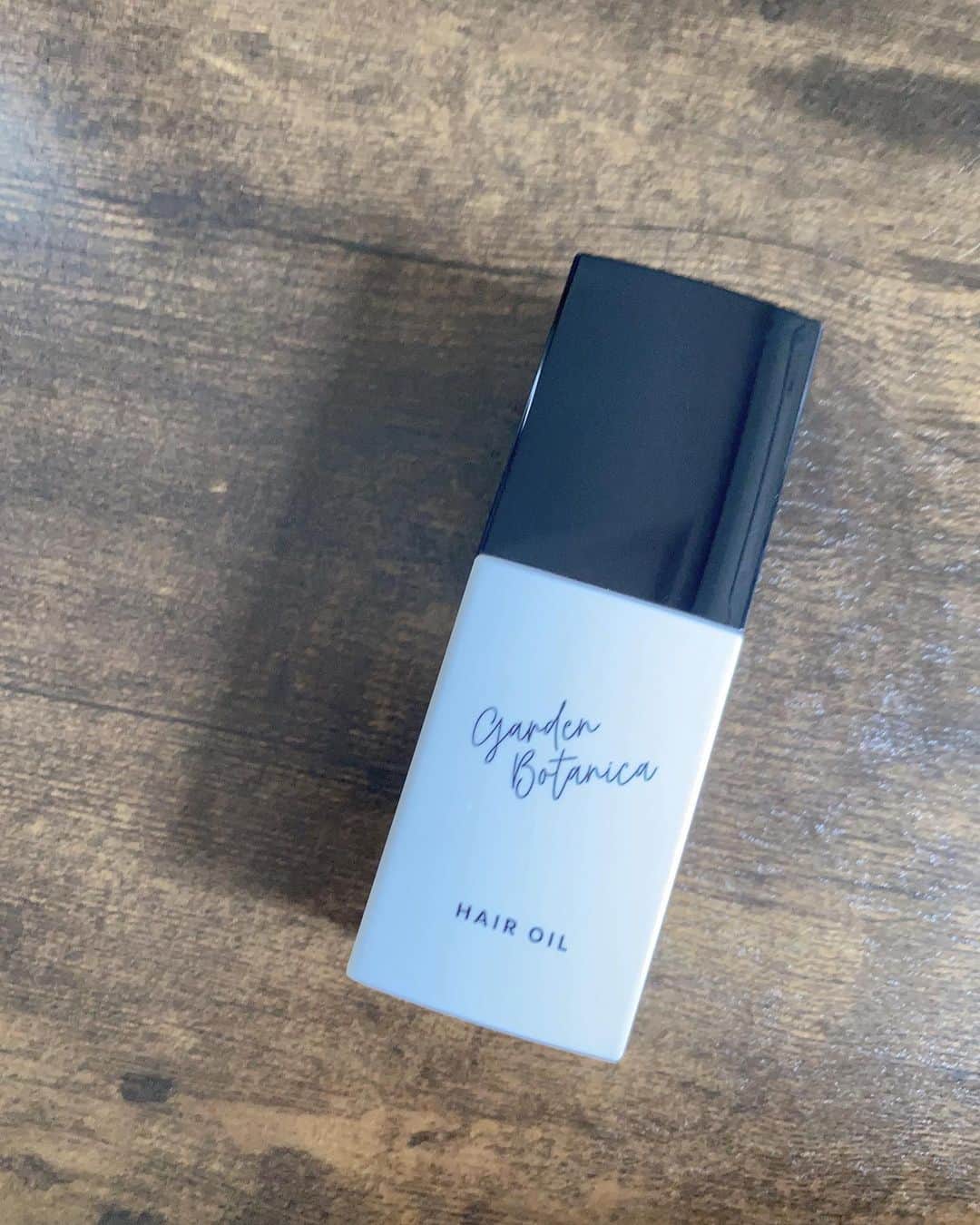 YU-RIさんのインスタグラム写真 - (YU-RIInstagram)「最近使ってるヘアオイル🛁🫧 ⇒ @gardenbotanica_official  さらっとしてて軽いオイルᰔᩚ ‪ アウトバスケアはいつも 濡れた髪にミルク →ちょっと乾いたらオイル ってしてるんだけど、  猫っ毛の細毛で、重たいオイルつけると オイリーな感じになっちゃうから 軽めなオイルで潤うのは最高なんです🐱✨ そして大好きなラベンダーの香り🤍🤍  寝る前に癒されるよ〜꒰ ֊ ̫ ֊ ꒱♡ 香りがほんとに良いから、 見つけたら試してみてほしい、、、(*´˘`*)♥  #ガーデンボタニカ #ガーデンボタニカヘアオイル #PR」4月8日 10時32分 - yu_uri.12