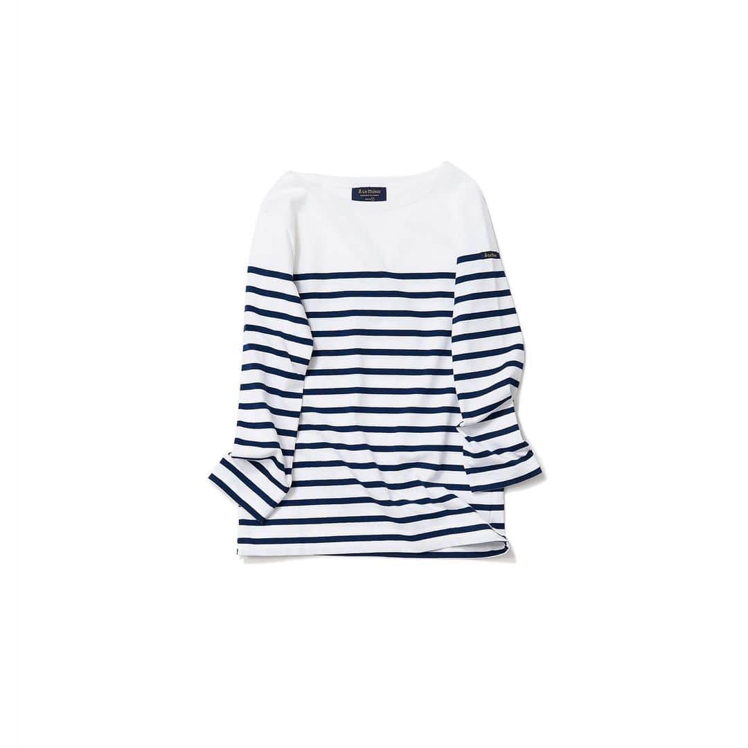 のインスタグラム：「. ♦️ 再入荷 ♦️ ・ ・ ◆ Le minor ルミノア/パネルボーダーTシャツ(Blanc / Marine) ・ Le minor は、1936年フランス・ブルターニュ地方で誕生した、マリンをイメージしたコレクションを作り続けている老舗ブランド。made in franceに拘り、全ての工程を現在もなおフランスの自社工 場で作り続けています。こちらは、定番のバスクシャツ。バスク地方の漁師や船乗りのワークウエアがルーツで、実用性を備えたデザインが特徴的な長年愛され続けているアイテム。 このモデルは、無地とボーダー切替えのパネルデザイン。顔周りが無地なのでスッキリとした印象に。厚すぎず薄すぎない素材で、シーズンレスでご着用いただけます。色違いでワードローブにプラスしたいベーシックな一枚です。 ・ #kkcloset #kkshop #菊池京子 #kyokokikuchi #コーディネート #コーデ #coordinate #code #ootd #outfit #kotd #カジュアル #style #happy #follow #ボーダー　#navyandwhite #パネル　#paris」