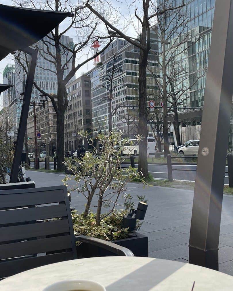 木村祐一さんのインスタグラム写真 - (木村祐一Instagram)「大阪にて講演があり、初めて御堂筋のカフェにて。ビジネス街もお洒落でおまんなぁ。 #いつぞやの #大阪 #御堂筋 #カフェ #万博 #2025」4月8日 12時33分 - kimkimni