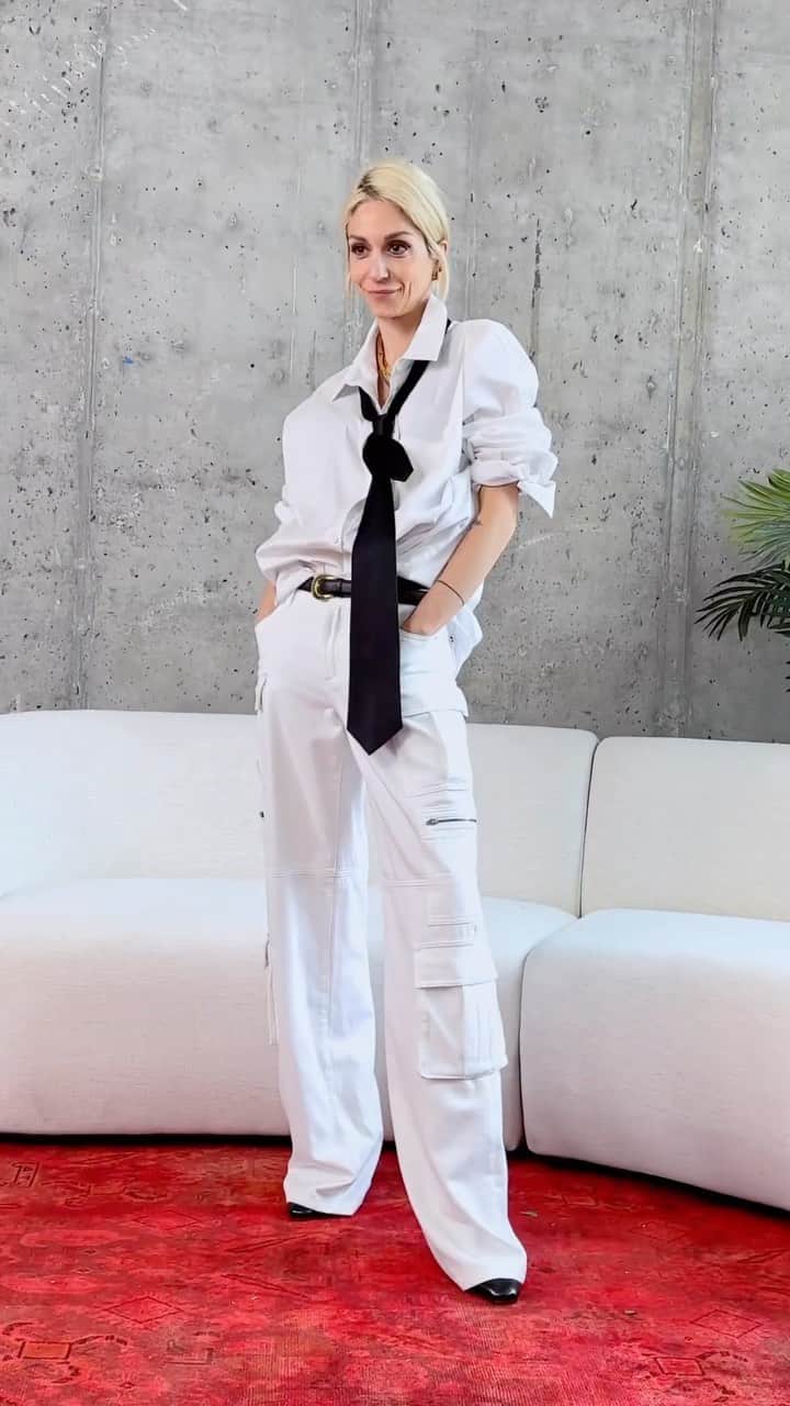 アリス+オリビアのインスタグラム：「our styling queen! sofia shows us how to style the newest coolest cargos, baggy jeans and bermudas!」