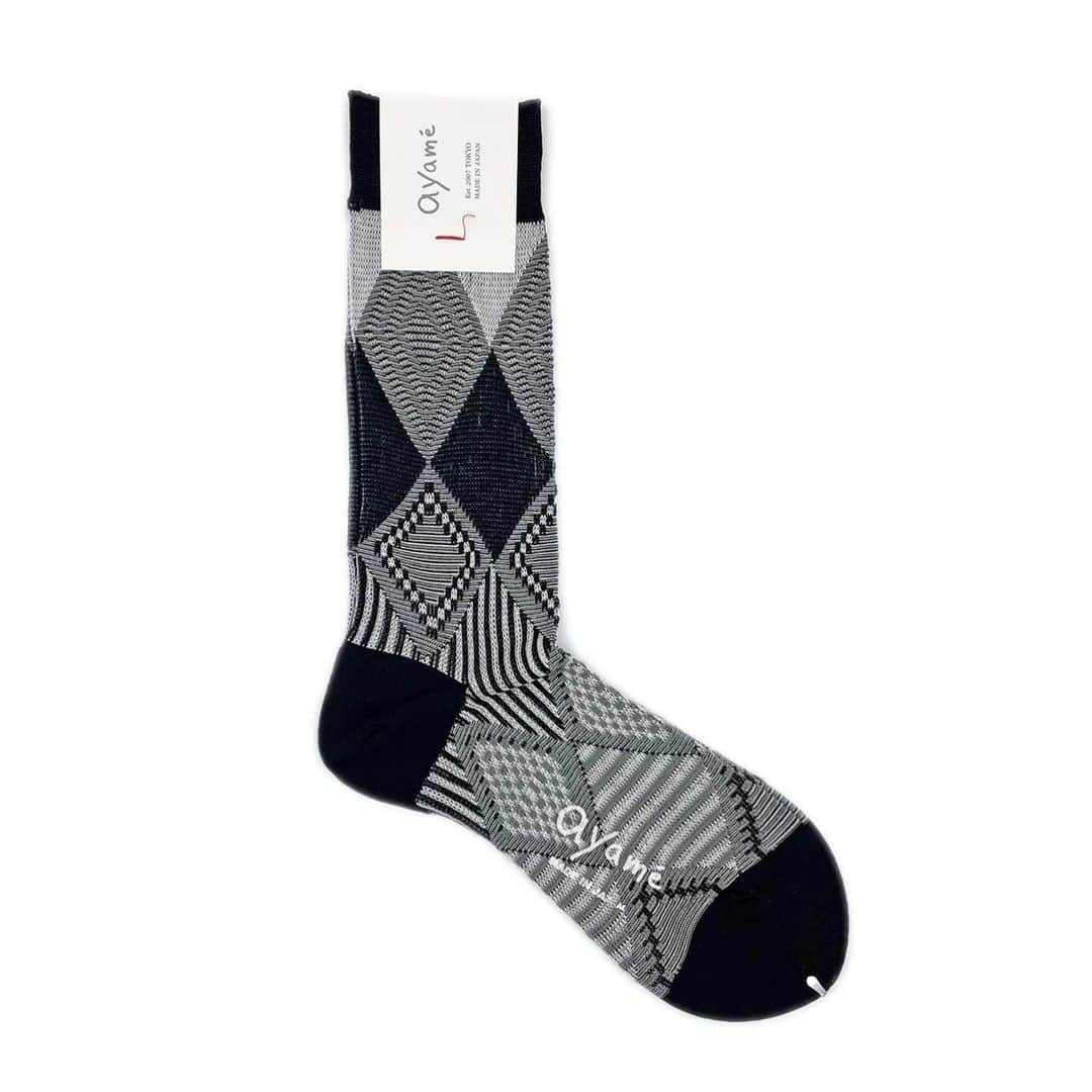 アヤメのインスタグラム：「Re stocked🖤🤍🖤🤍 #onlineshopping #worldwideshipping📦✈️ 一番好きなやつ再入荷🖤🤍🧦🇯🇵 #ayamesocks #socksoftheday #fashionsocks #socksfetish #sockslover #socksofinstagram #texiledesign #sockstyle #fashiondesign #sockdesign #sockdesigner #sockswag #japanesesocks #madeinjapan #japanesebrand #靴下 #靴下コーデ #靴下好き #靴下デザイン #靴下倶楽部 #靴下好きな人と繋がりたい #足元倶楽部 #足元コーデ #ソックス #靴下ブランド #ソックスコーデ #メンズソックス」