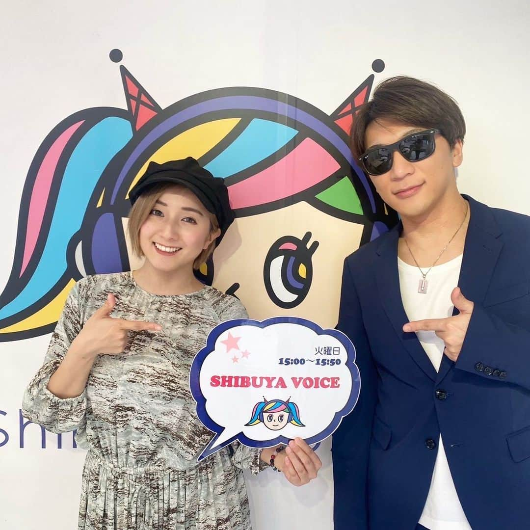 miyakeのインスタグラム：「先日、渋谷クロスFMの川上実津紀さんの番組「Shibuya Voice」に出演させていただきました〜‼️✨　久しぶりのラジオ〜いっぱい近況を喋れて楽しかったです〜😆　また是非！お邪魔させてください〜‼️ 観て聴いてくださった皆様、ありがとうございました〜‼️」