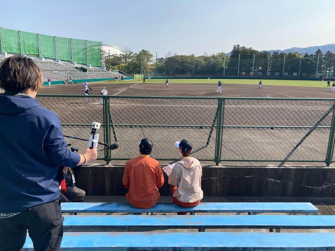 酒井瞳さんのインスタグラム写真 - (酒井瞳Instagram)「#松本幸四郎が沼る なんと！  早くも念願の宮崎ロケが決まり  幸四郎さん待望の #巨人 キャンプに行って来ました！  そして #宮崎 にもたっぷり沼っていただこうと沢山観光もしてきました！！  宮崎ロケの放送は４月２１日から✨‼️  その前にどんな旅にするか作戦会議もしますのでそちらもお楽しみにっ！  宮崎のみなさーん！幸四郎さんを宮崎に沼らせますよー😆✨‼️  そして宮崎に行ってみたいみなさーん！ おすすめの宮崎情報をたっぷりお届けしますよー😁✨‼️  #宮崎グルメ #宮崎観光 #キャンプ #宮崎旅行 #野球」4月8日 13時06分 - s.sakaihitomi