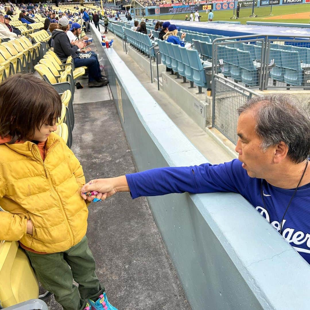 フリーディアさんのインスタグラム写真 - (フリーディアInstagram)「Spring Break 2023 • • • #springbreak #springbreak2023 #dodgers #jonsoohoo #losangeles #grandma #solvang #santabarbara #roadtrip #fun #familytimes #family #love #mom #son #cute #kisses」4月8日 13時28分 - friediamn