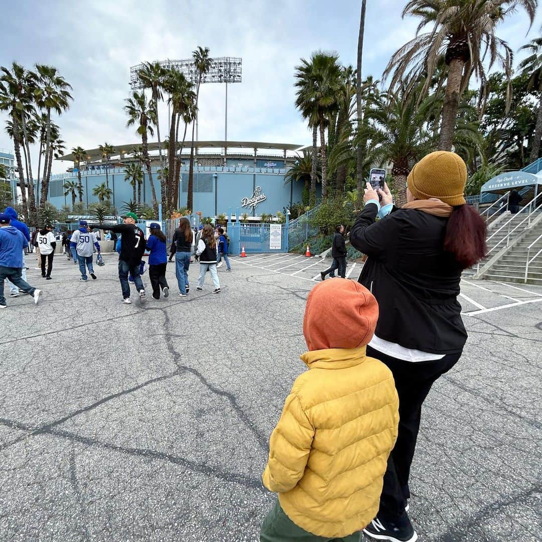 フリーディアさんのインスタグラム写真 - (フリーディアInstagram)「Spring Break 2023 • • • #springbreak #springbreak2023 #dodgers #jonsoohoo #losangeles #grandma #solvang #santabarbara #roadtrip #fun #familytimes #family #love #mom #son #cute #kisses」4月8日 13時28分 - friediamn