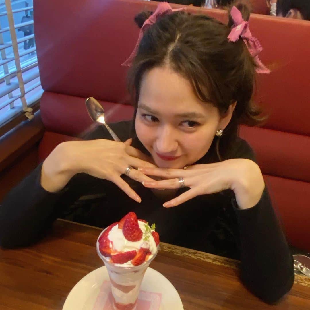 加藤愛里クリスティーナのインスタグラム：「きゅるんきゅるんあいりんびーむ💓🍒👀✨💋」