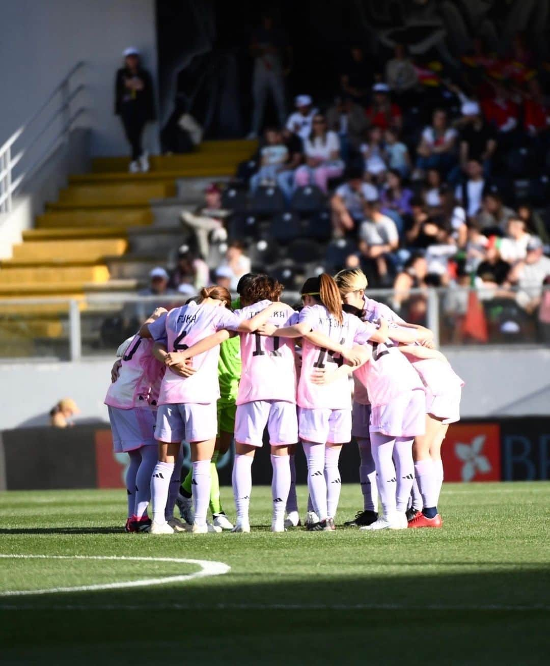 守屋都弥さんのインスタグラム写真 - (守屋都弥Instagram)「🇯🇵 vs Portugal🇵🇹2-1 なでしこJAPANとして初めて ピッチに立つことができました。  嬉しさもありましたが、 World Cupのピッチで共に戦いたいと強く思いました！ 次のデンマーク戦も結果を残せるようやりきります❤️‍🔥  応援ありがとうございましたー！ 次も応援よろしくお願いします！  ©︎JFA  #jfa #japan  #nadeshiko  #なでしこジャパン  #女子サッカー  #nike  #守屋都弥」4月8日 23時22分 - miyabimoriya__