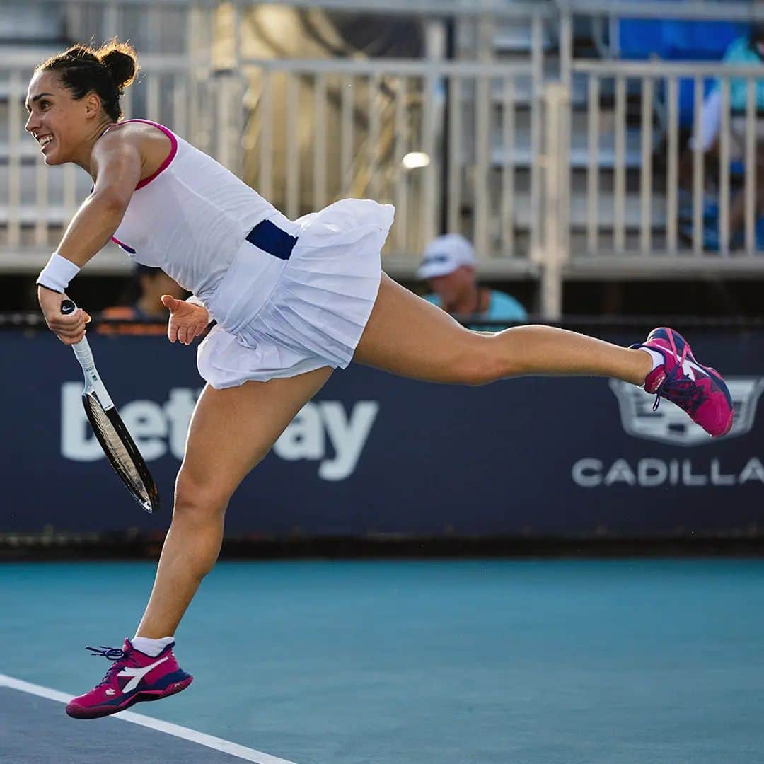 ディアドラのインスタグラム：「A big smile on her face while she hits the perfect serve. Martina Trevisan is an athlete to take inspiration from - her sensitive soul with fighting spirit.   Supporting @martitrevi with the best gear is just one of the many way we’re rooting for her. Discover more in our stories.   #diadora #diadoratennis」