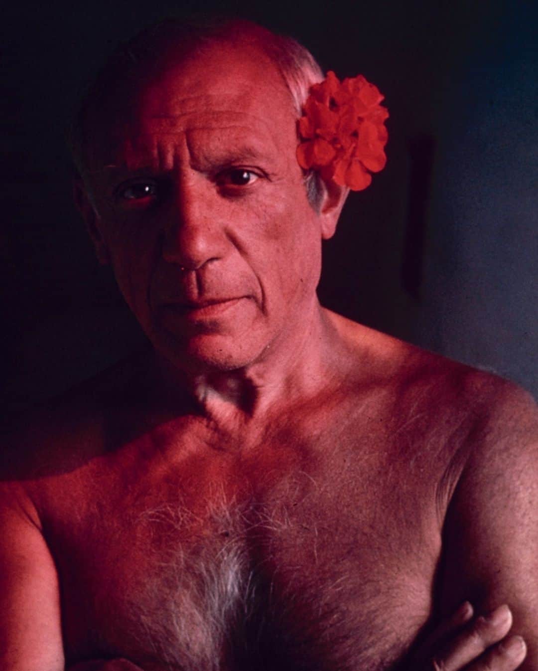 lifeさんのインスタグラム写真 - (lifeInstagram)「Today marks 50 years since the death of Spanish artist Pablo Picasso.  At 91 years old, the figurehead of 20th‐century art, passed away at his hilltop villa of Notre Dame de Vie in Mougins, France.   LIFE photographer Gjon Mili had the honor of photographing Picasso several times throughout his life, and the meeting of these two creative craftsmen resulted in something extraordinary. Click the link in our bio to see more photos taken by Mili of the prolific Picasso!  (📷 Gjon Mili/LIFE Picture Collection)   #LIFEMagazine #LIFEArchive #GjonMili #PabloPicasso #Artist #LightDrawings #Painter #ContemporaryArt」4月8日 23時30分 - life