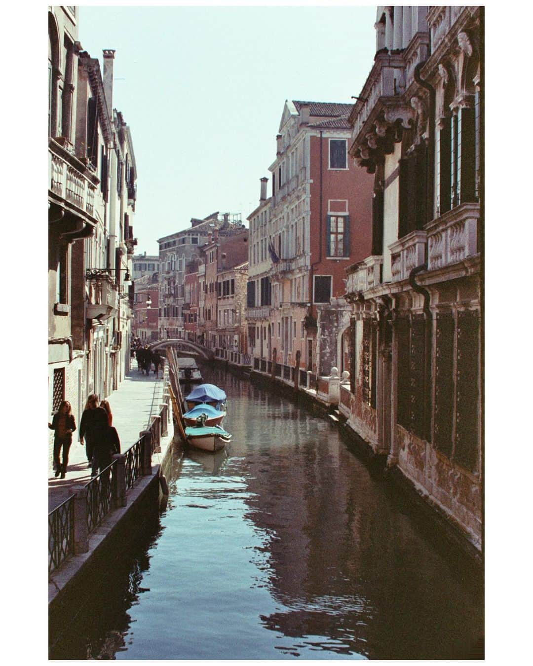 Saghar Setarehさんのインスタグラム写真 - (Saghar SetarehInstagram)「Venice on film.  Nowruz 1402/March 20-21 2023  #Venizianity #Venice #LabNoonTravel」4月8日 23時35分 - labnoon