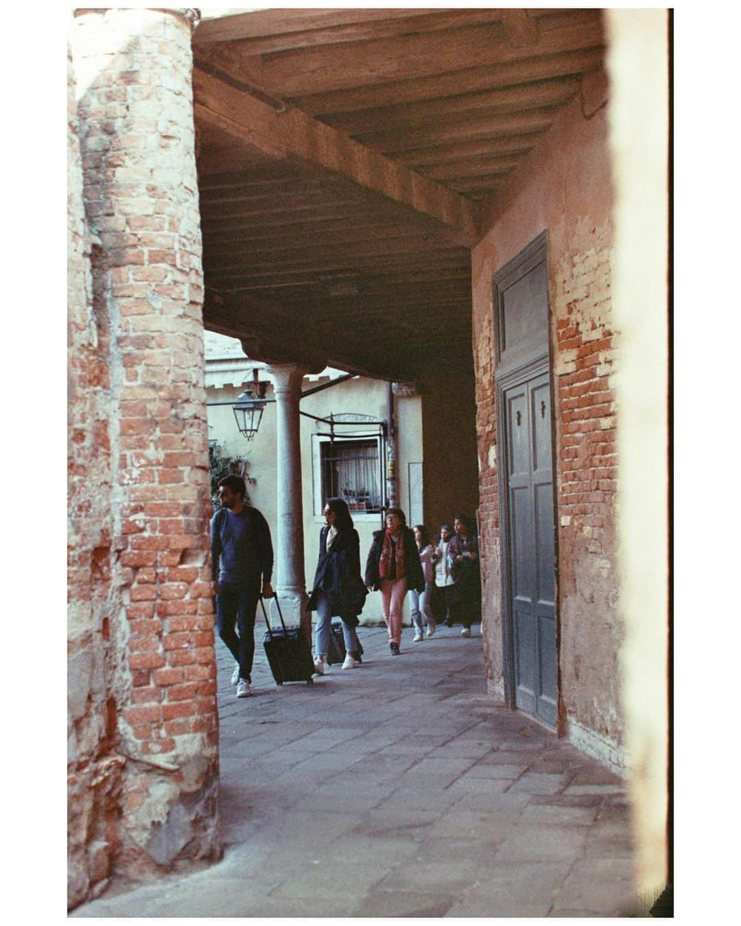 Saghar Setarehさんのインスタグラム写真 - (Saghar SetarehInstagram)「Venice on film.  Nowruz 1402/March 20-21 2023  #Venizianity #Venice #LabNoonTravel」4月8日 23時35分 - labnoon