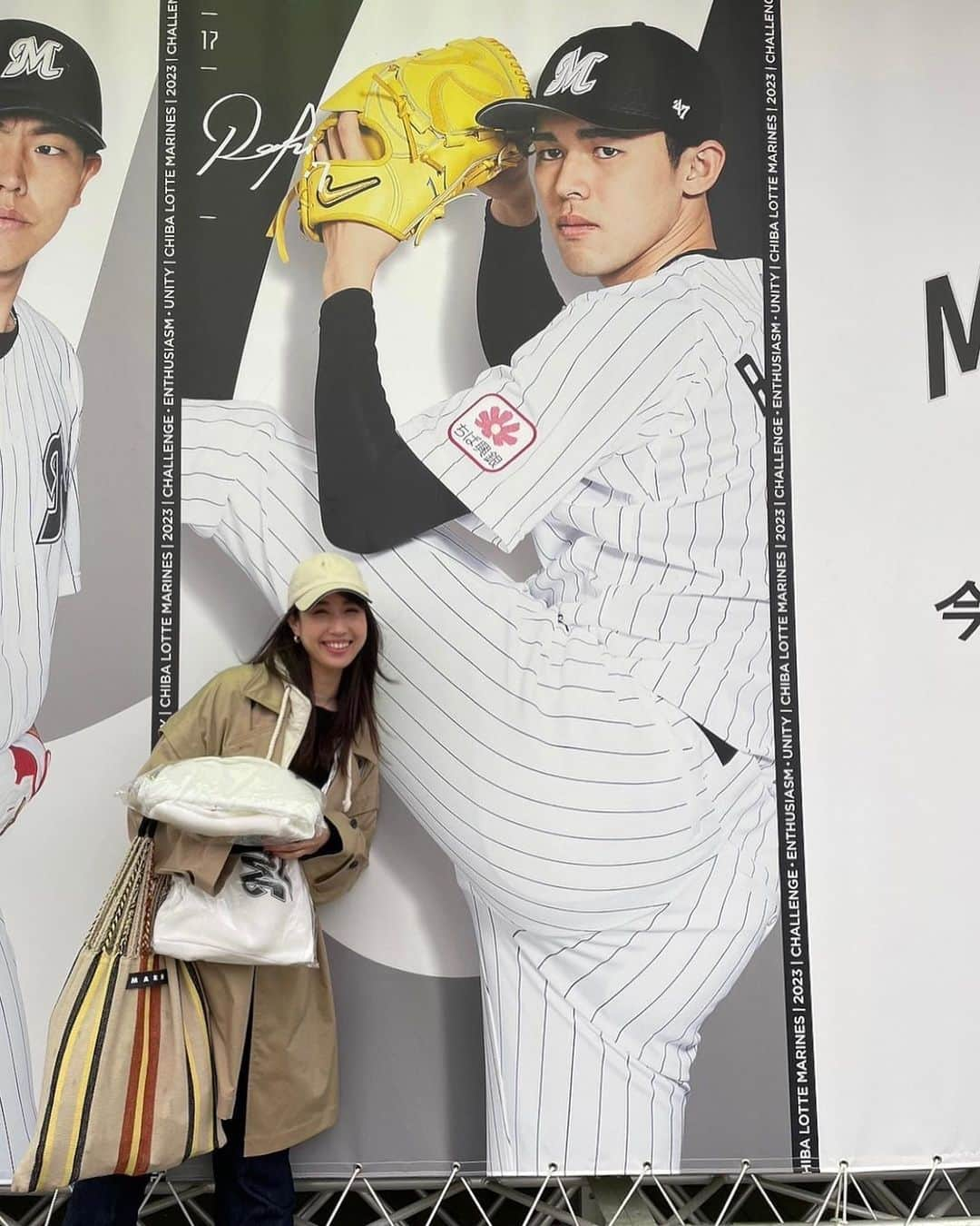 崎本ゆかりのインスタグラム：「⚾️  もう、一言で！  さいっっっこうに楽しかった！！  . プレゼントのパーカーもゆるっと可愛い〜☻ 届け、ありがっとーーう♩  ほんと良い試合だったな〜🥺🥺🥺  #千葉ロッテマリーンズ #野球観戦 #zozoマリンスタジアム #baseball#야구」