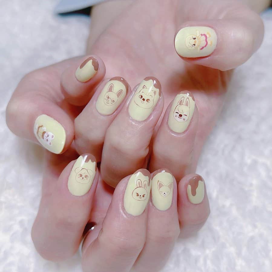 なかやまちえこのインスタグラム：「🍮🍮🍮⠀ ⠀ @aby_sharenail ⠀ #nail #nails #nailart #ネイル #美甲 #ネイルアート  #japanesenailart #manucure #japanesenails #manicurist #gelnails #أظافر #네일아트 #미용  #เพ้นท์เล็บ #artedeuñas #เพ้นท์เล็บเจล #ジェルネイルデザイン #ネイルデザイン #nagelkunst #skzoo #skzoonails」