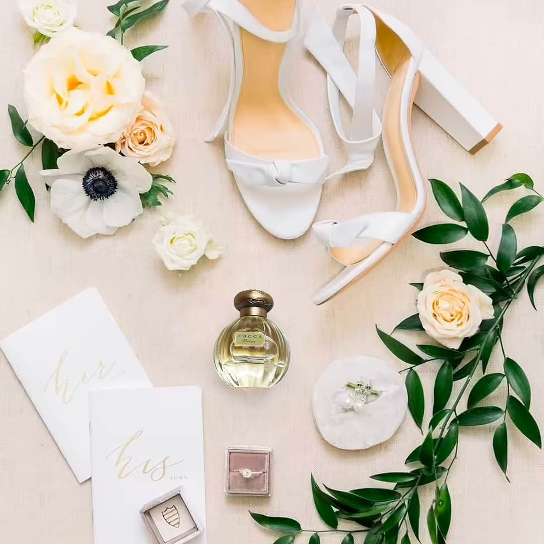 トッカのインスタグラム：「Why are scents so powerful? Because they evoke memories...which means that picking the right one becomes even more important on a special day. Use our perfume finder to help you select the perfect scent for your bridal style! 💍⁠ ⁠ #TOCCA #LoveYourself⁠ ⁠ #TOCCAbeauty #TOCCAperfume #TOCCAFragrance #handcrafted #finefragrance #beauty #fragrance #accessories #pretty #perfume #luxury #luxurygoods #perfumery #timeless #glow #discover #explore #wedding #weddingday #signaturescent #special #perfumefinder #spring #springwedding #weddingseason」