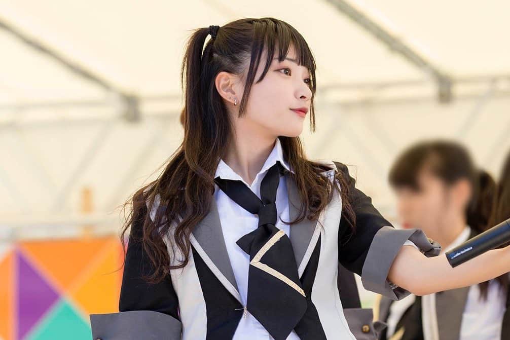 東條ゆりあのインスタグラム：「16歳の頃から出会いたかった❔❔  インスタ受けしないかもしれないんですがTwitterでたくさん伸びるのでいっぱい載せてみる😚😚  やっぱり黒髪ロングハーフツインって"ヲタク"は好きなのか⁉️(笑)」