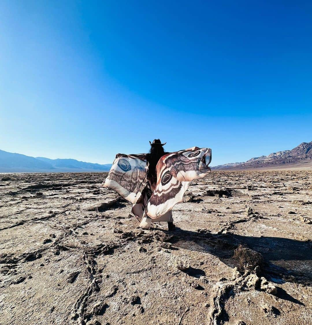 B. Akerlundさんのインスタグラム写真 - (B. AkerlundInstagram)「Escape to “ DEATH VALLEY “ 💀」4月9日 0時28分 - bcompleted